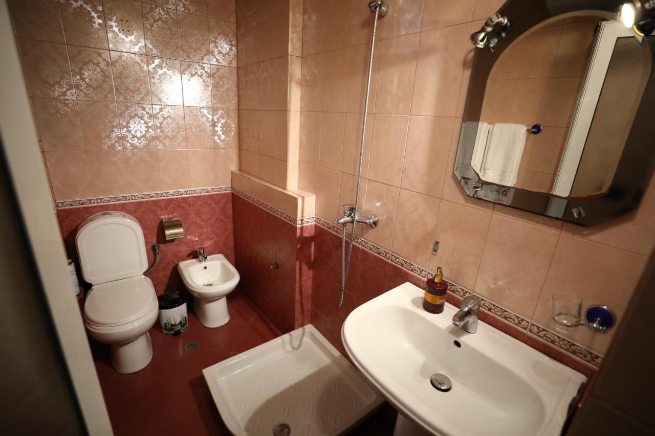Little Corner Hostel Tiranë Eksteriør bilde